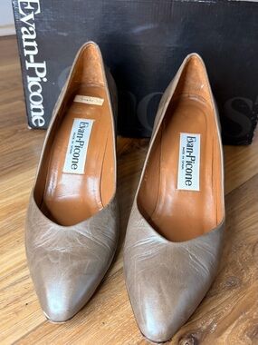 Vintage 1980s Evan Picone Metallic Leather Pumps 8N Made in Spain Pointed Heels